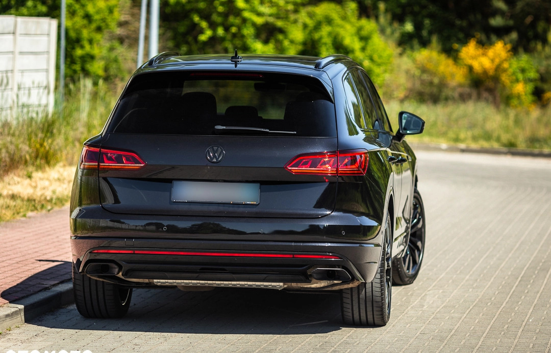 Volkswagen Touareg cena 235900 przebieg: 99000, rok produkcji 2019 z Barlinek małe 781